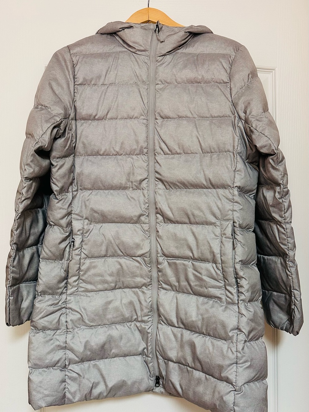 Eddie Bauer Silver-Gray Quilted Hooded Women's Puffer Coat
